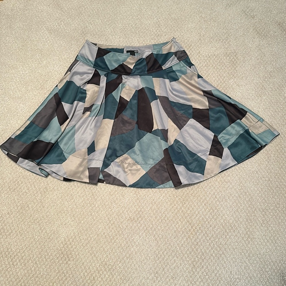 H&M Blue Multicolor Geometric Pattern Pleated Skirt NWOT